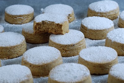 Mantecados de Avellana y Canela de Masa Madre